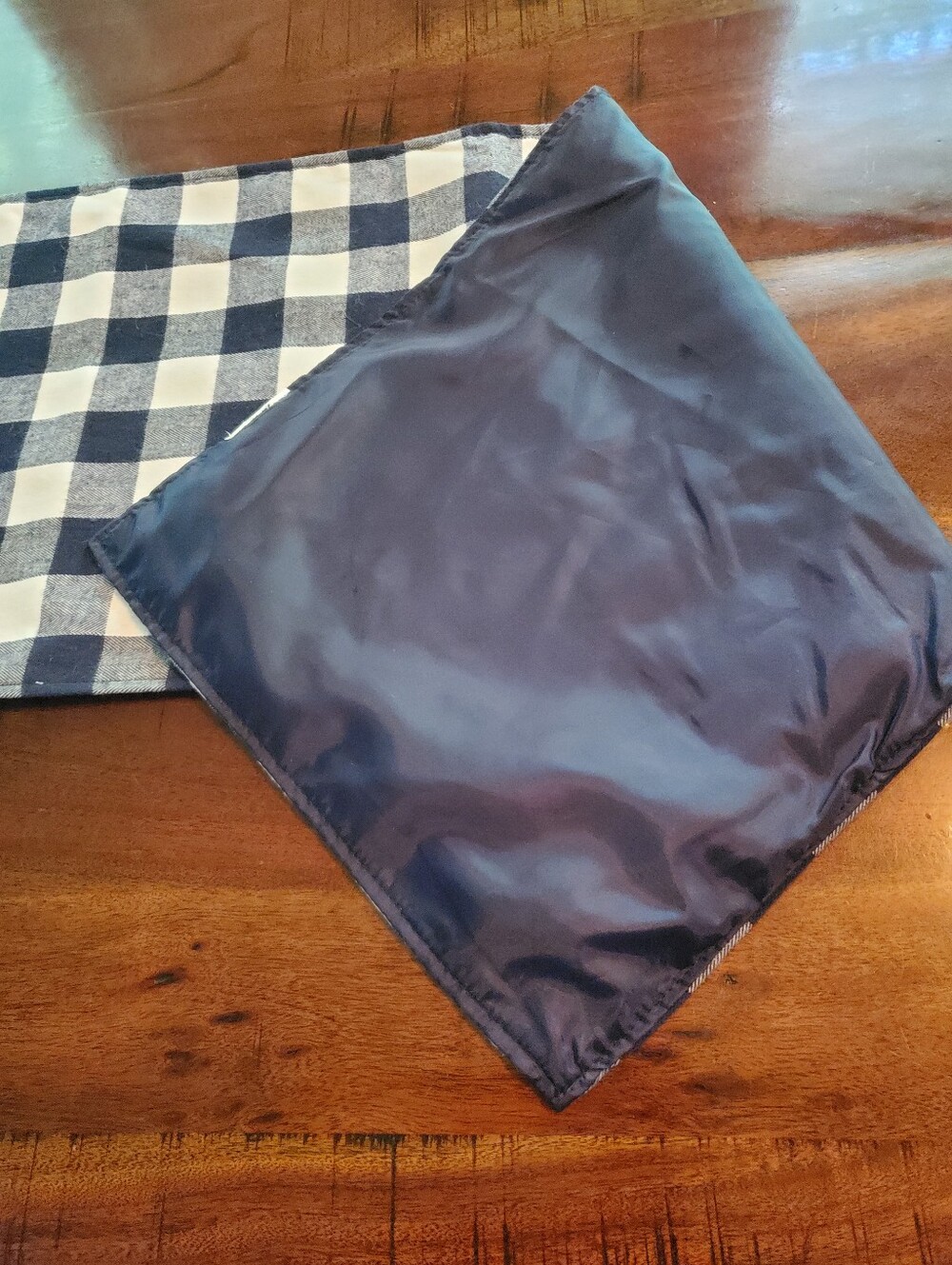 Table Runner - Picture 3 of 3